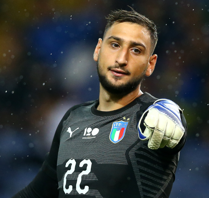 多纳鲁马：足球征程中的荣耀、挑战与成长