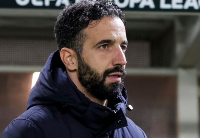 费迪南德评阿莫林:曼联执教如履薄冰,战术微调存隐忧