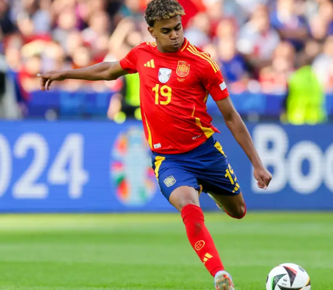 巴萨不满双标:亚马尔遭“迫害”与<a href='https://www.www.niaodie.cn,www.www.niaodie.cn,www.www.niaodie.cn,/news/tag/286.html' style='color: blue;'>皇马</a>球员言论免责之争