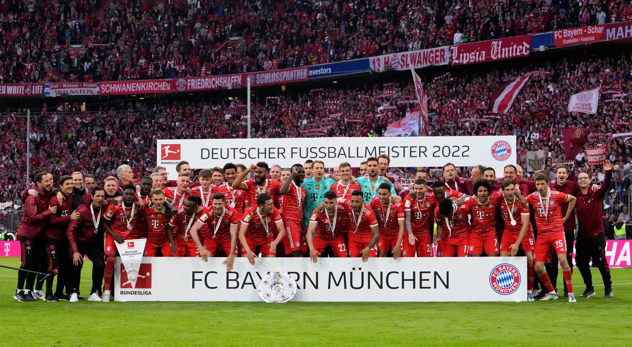 拜仁慕尼黑:欧冠赛场的德意志战车轰鸣向前