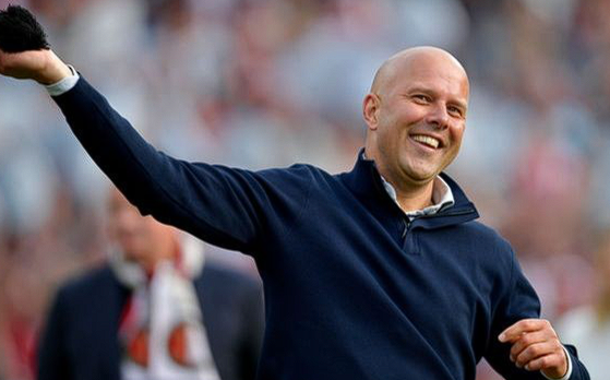 英超第10轮:利物浦胜维拉,斯洛特剖析赛场风云