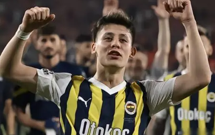 皇马西甲大捷后迎欧冠挑战:居莱尔伤势无碍,琼阿梅尼获休整