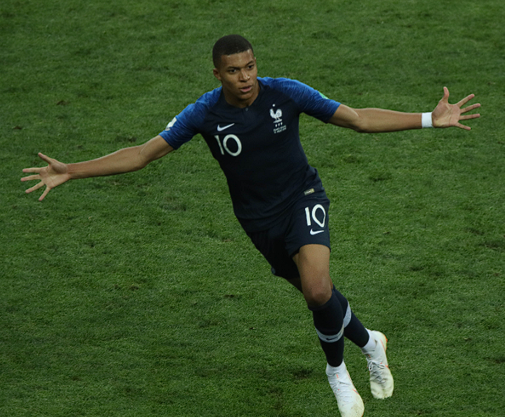 <a href='https://www.www.niaodie.cn,www.www.niaodie.cn,www.www.niaodie.cn,/news/tag/286.html' style='color: blue;'>皇马</a>主场力克瓦伦西亚:姆巴佩梅开二度闪耀伯纳乌