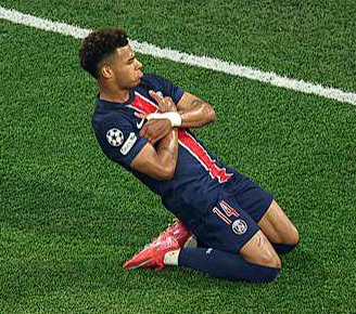 2025年金童奖花落杜埃:实力见证荣耀加冕