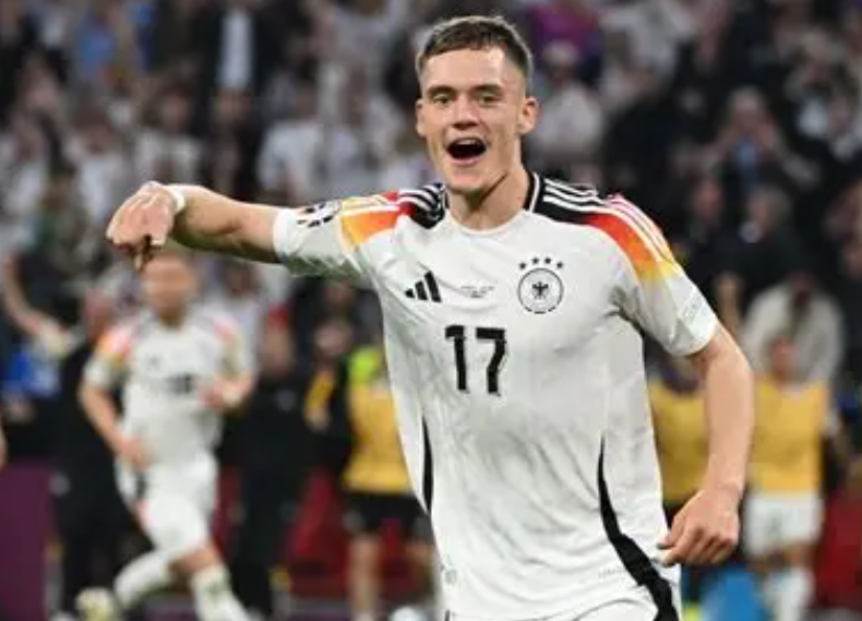 斯内德提醒维尔茨：需尽快适应<a href='https://www.www.niaodie.cn,www.www.niaodie.cn,www.www.niaodie.cn,/news/tag/267.html' style='color: blue;'>英超</a>，展现巨星实力