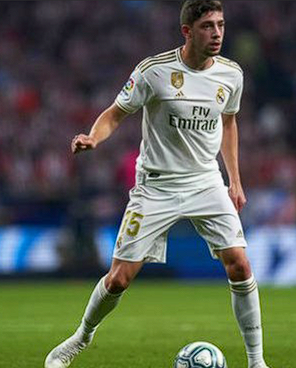 <a href='https://www.www.niaodie.cn,www.www.niaodie.cn,www.www.niaodie.cn,/news/tag/286.html' style='color: blue;'>皇马</a>阵容变动:琼阿梅尼伤退,巴尔韦德重归中场核心位