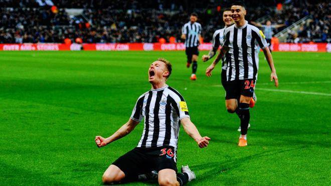 纽卡欧冠征途:在“死亡之组”中逆风翱翔