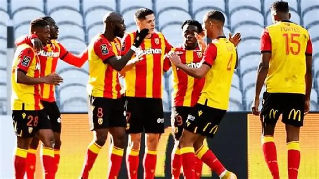 马赛欧冠征途:逆风展翅的法兰西之翼