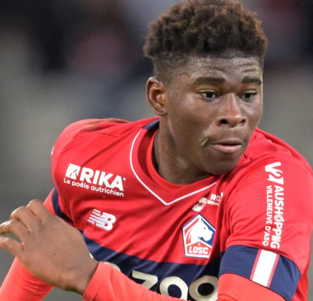 曼联中场引援新动态:巴莱巴与若昂·戈麦斯的潜在选择