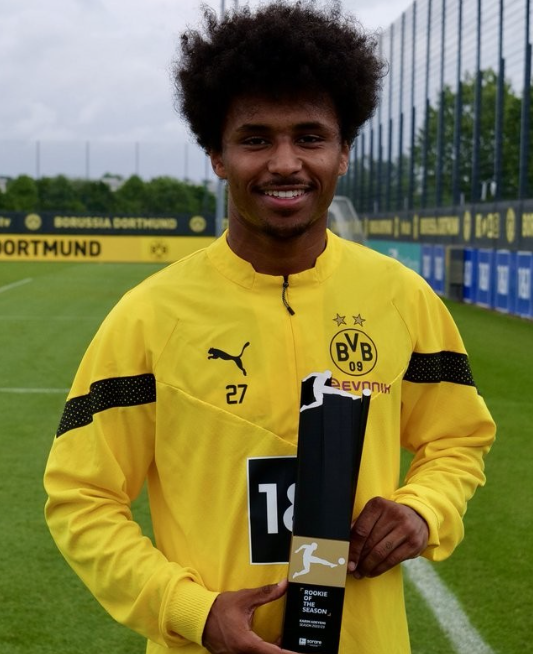 曼联接触阿德耶米经纪人,多特面临球员去留挑战