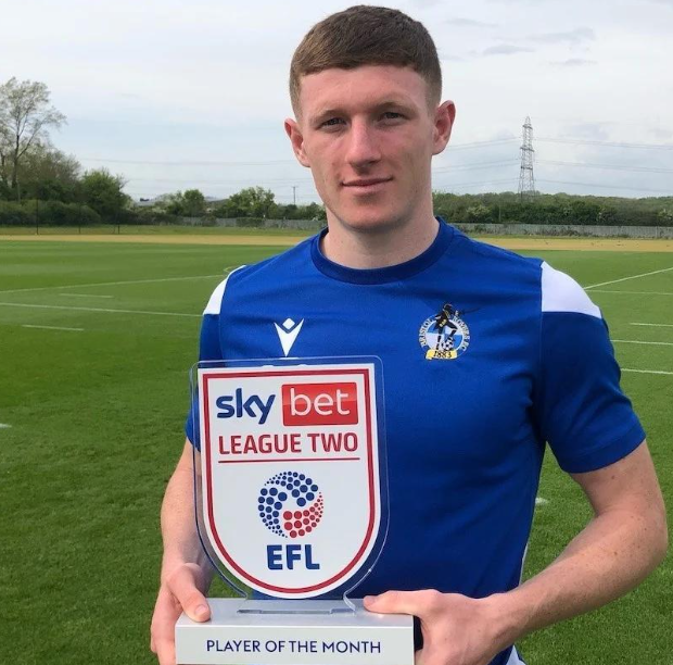 曼联明夏中场引援规划：埃利奥特·安德森成首选，多线出击补强阵