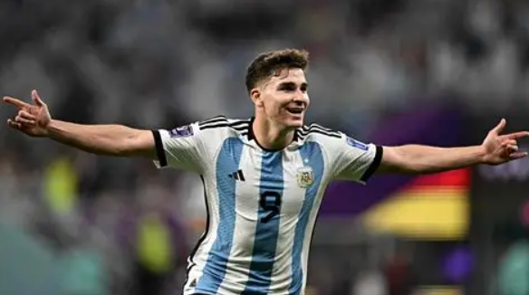 阿尔瓦雷斯转会巴黎圣日耳曼传闻分析