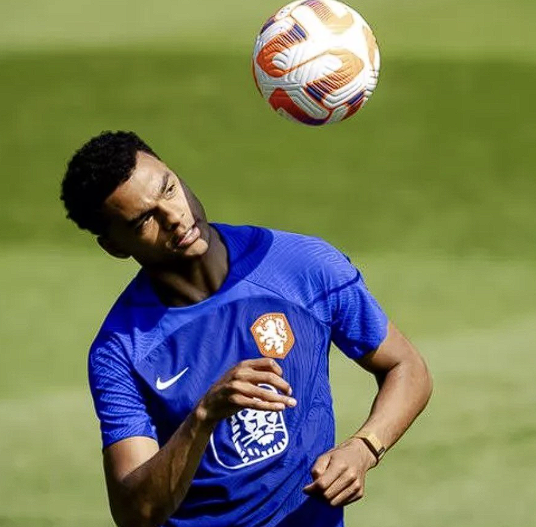 英超烽火再起,加克波表现引关注与审视