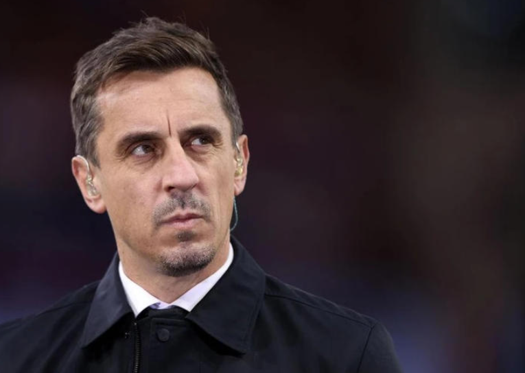 丹尼·辛普森:内维尔助力,开启别样足球合同谈判之路