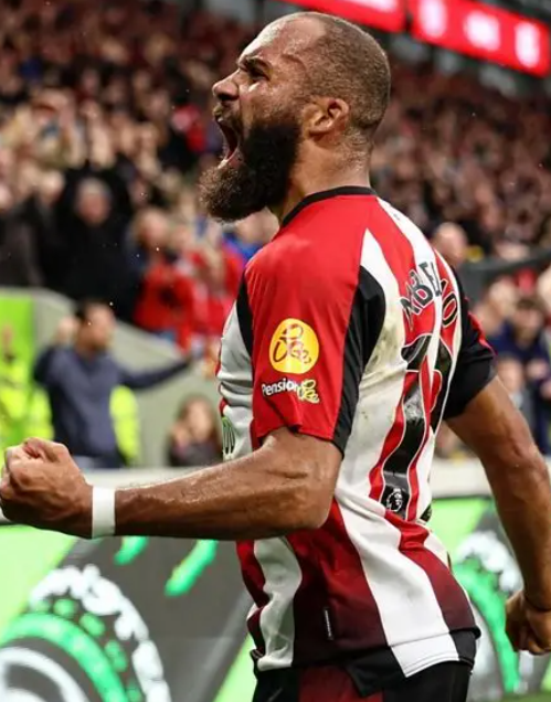 姆伯莫访谈:转会适应、自我成长与曼联雄心