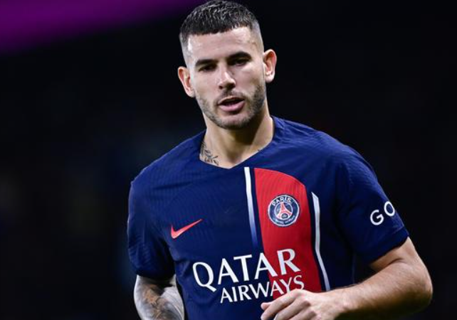 卢卡斯·埃尔南德斯肘击受罚,巴黎左后卫位置临挑战